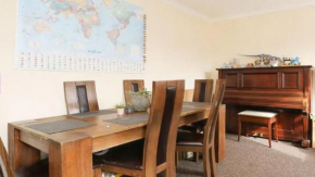 Spacious Apartment in Carrer Platja Don Bossa